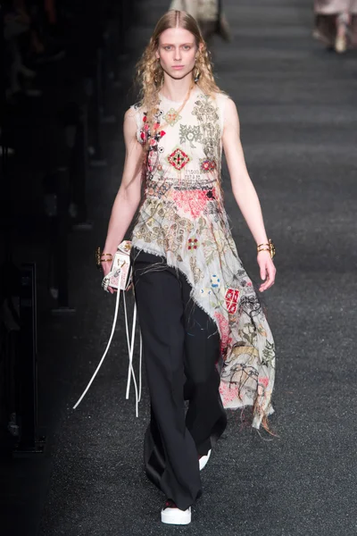 Look 33